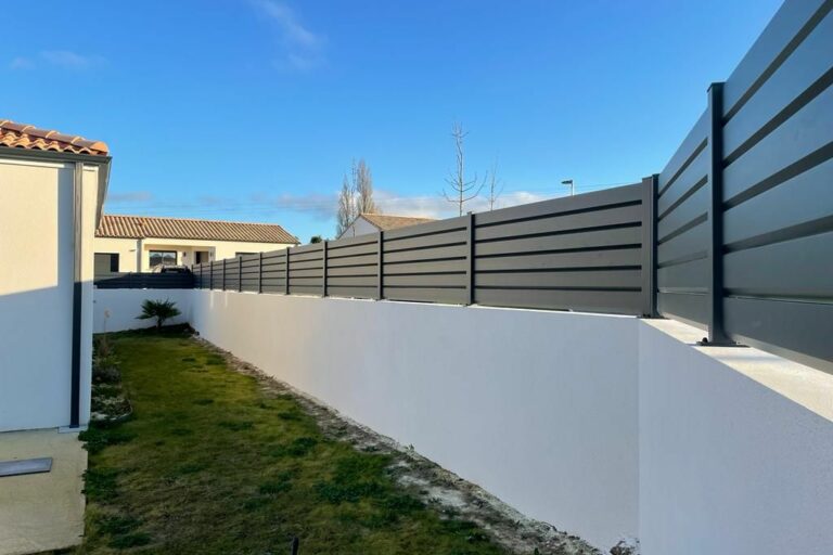 Pose d'une clôture aluminium à Nantes