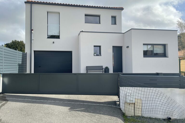 Pose portail aluminium à Nantes