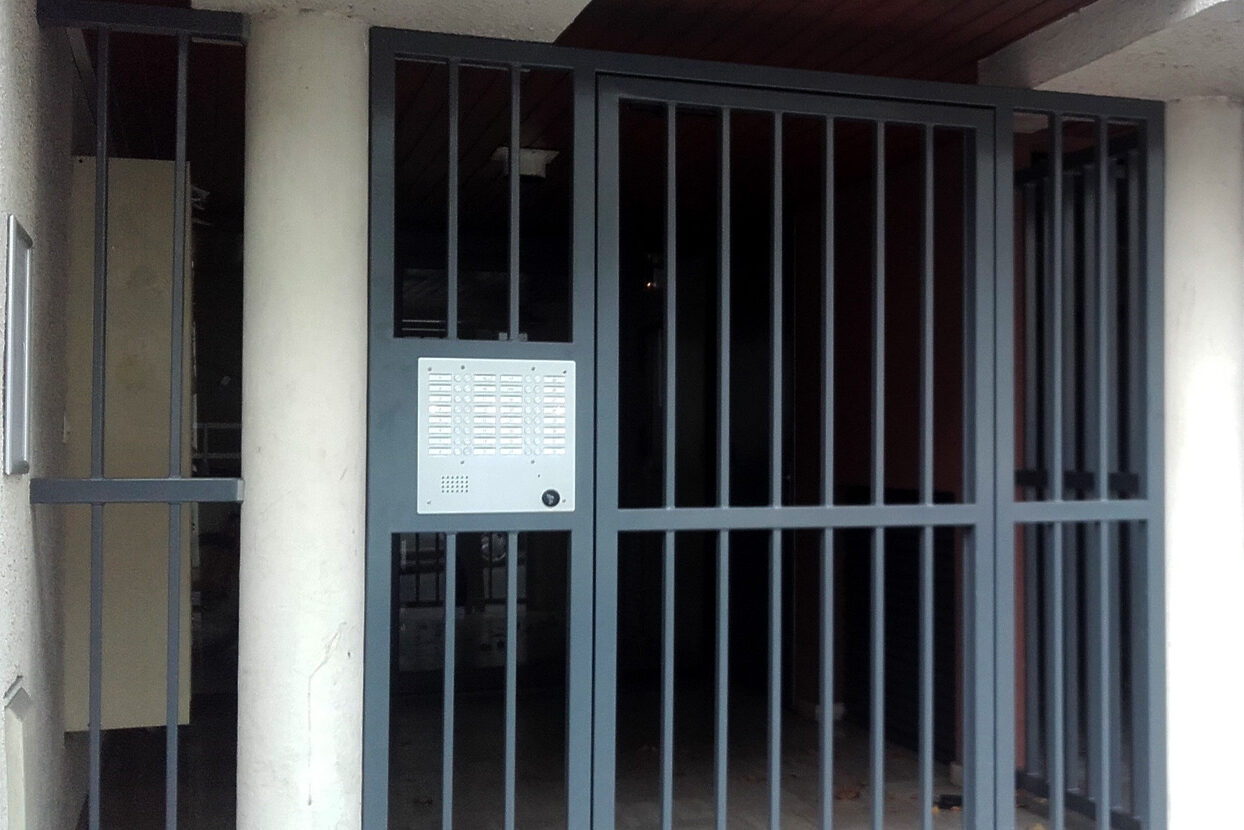 Grille de défense métal